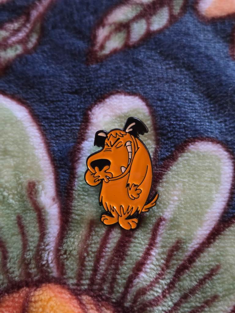 courage the cowadly dog pin badge