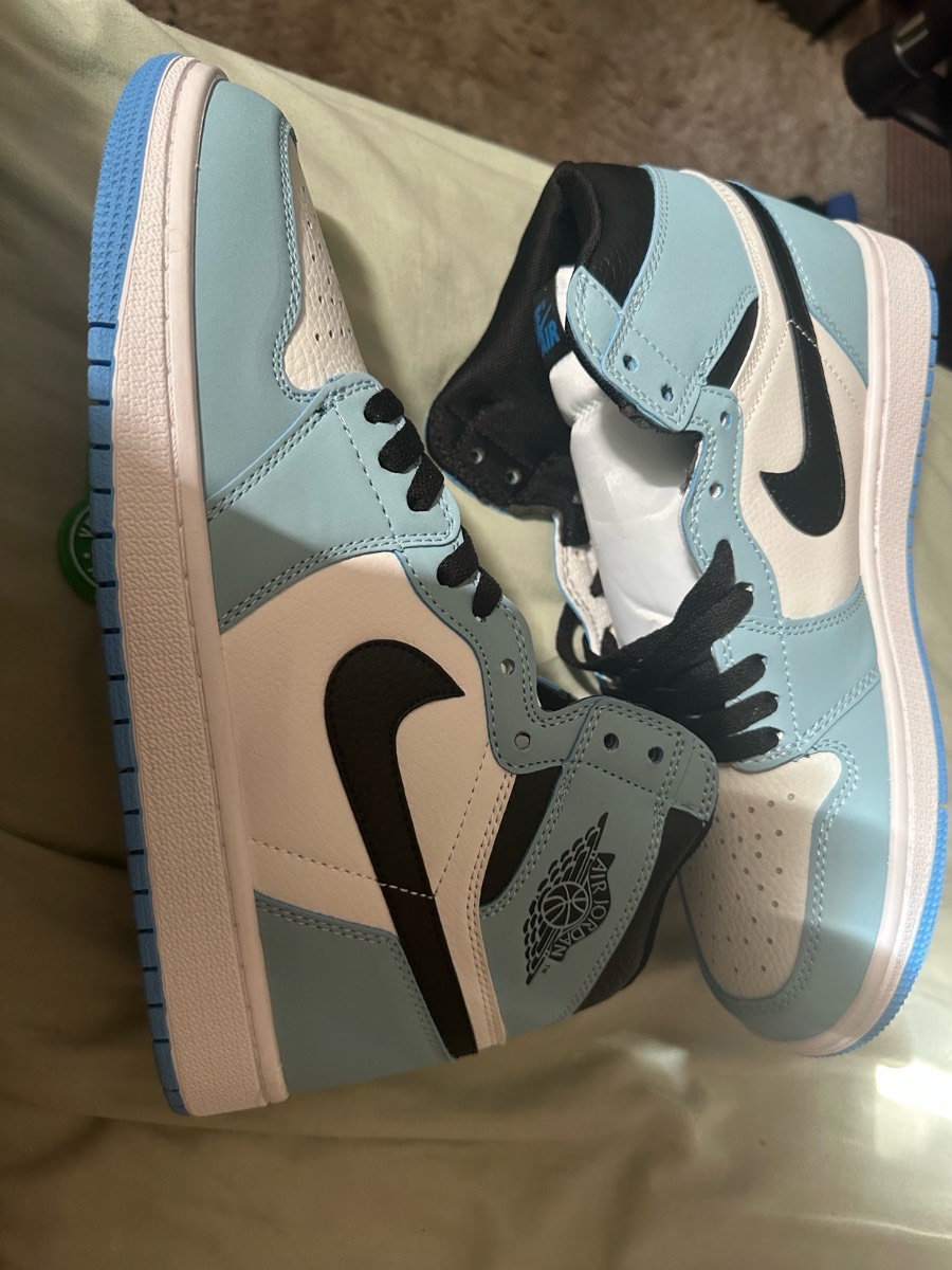 Jordan 1 university blue size 9