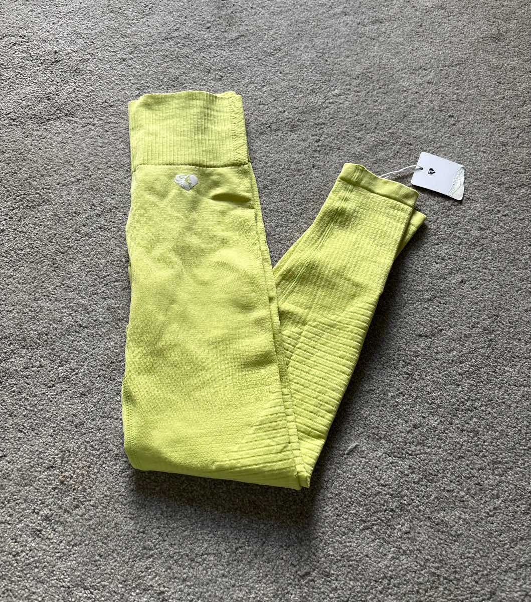 Women’s Best gym leggings, small