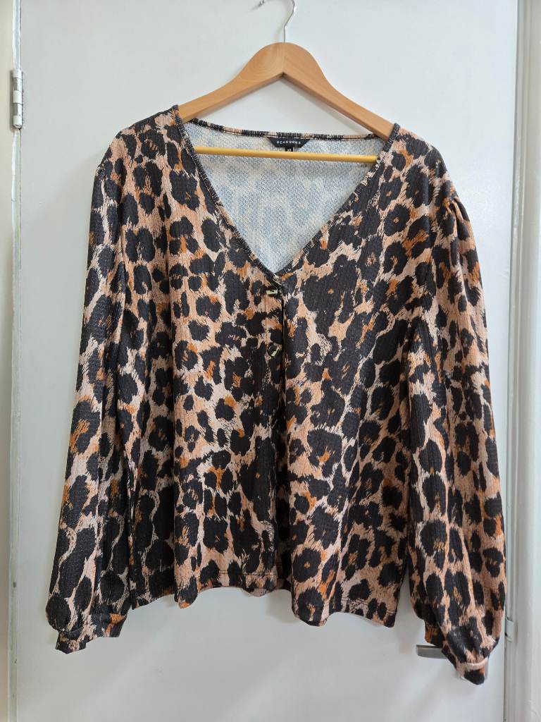 Peacocks - Size 20 - mob wife aesthetic - indie grunge - leopard print - blouse