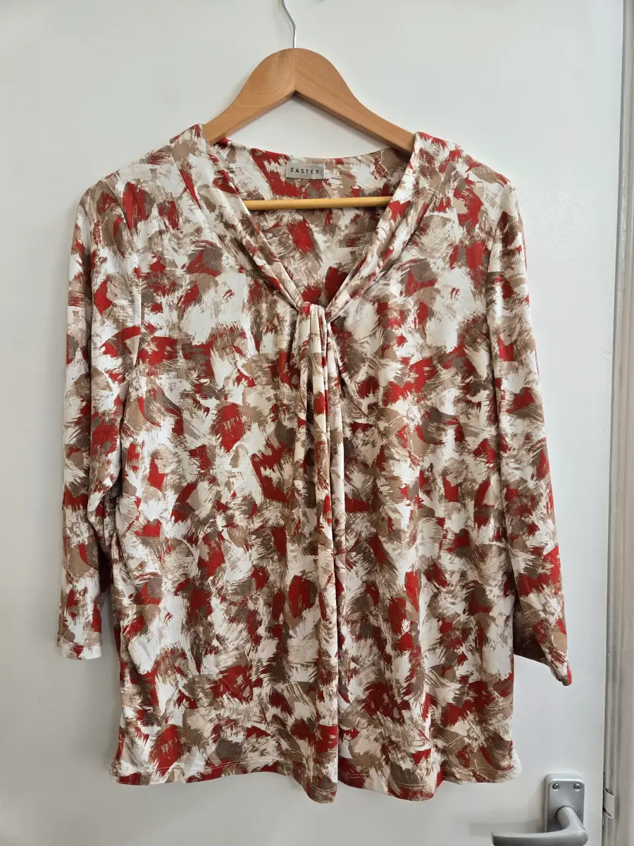 Eastex abstract brushstroke twist front knot viscose 3/4 sleeve top - Size 20