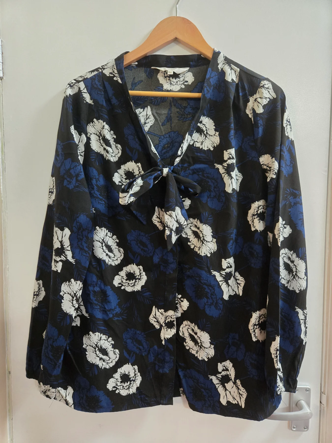 Vintage inspired 70s style With Love... Floral Tie Neck Blouse - Size 16