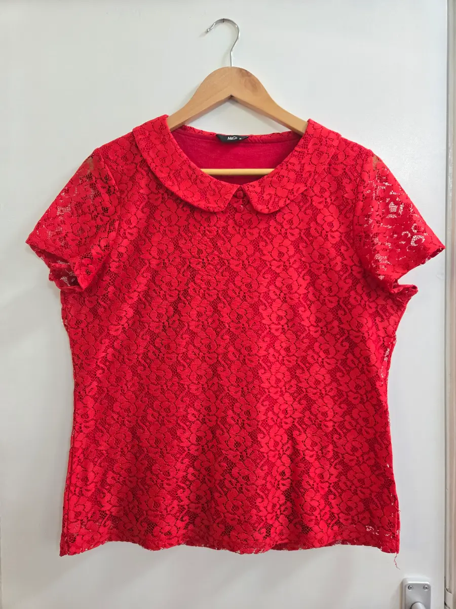 M&Co vintage inspired 1960s mod red lace peter pan collar top - Size 16