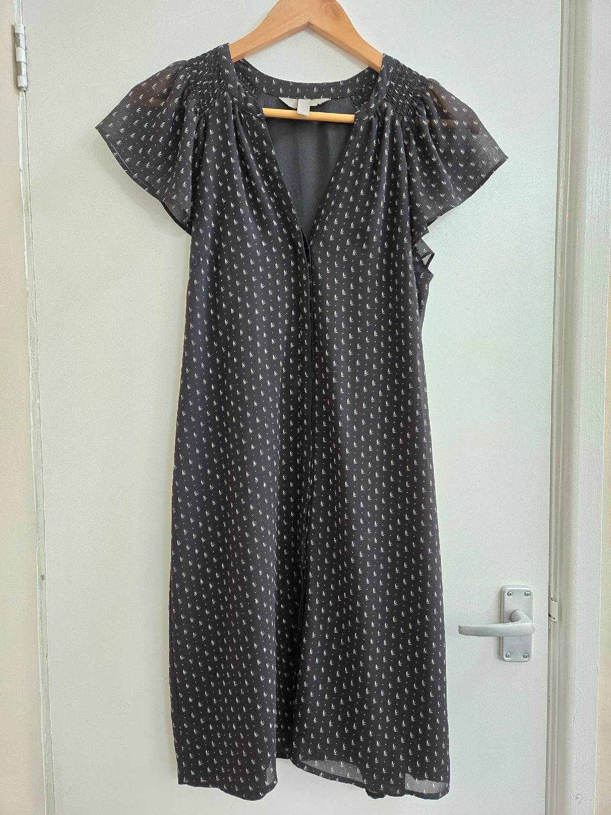 H&M Black Geo Print Chiffon Split-Neck Flutter Sleeve Dress - Size 8