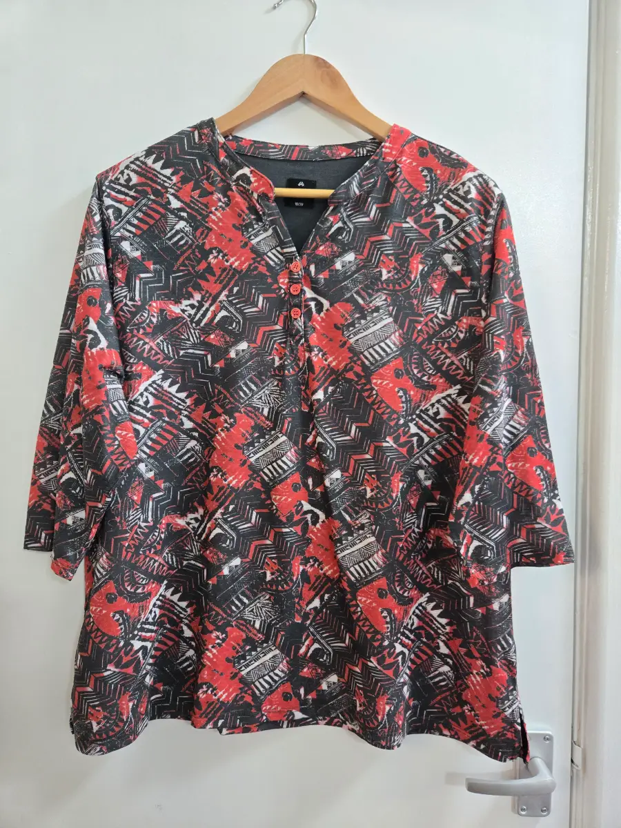 Tigi Pomegranate Boho Tribal Geometric Henley Blouse 3/4 Sleeve Blouse - Skze 18/20