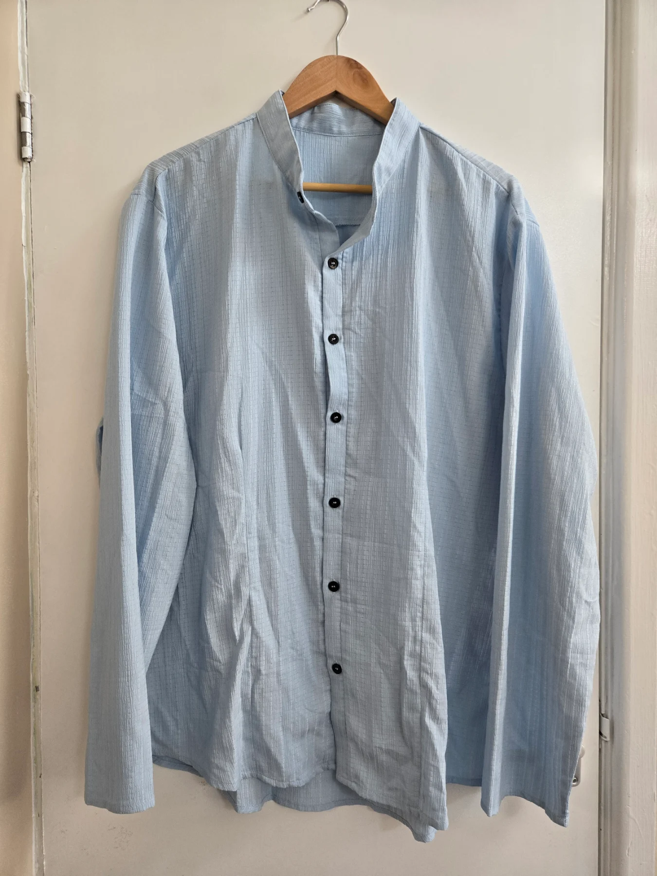 Lightweight Collarless Light Blue Crinkle Texture Summer Button Up Shirt - Size 20