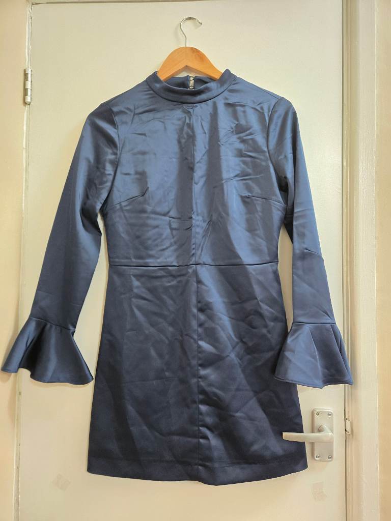 Zara basic - Size 10 - midnight blue - Satin feel - open back - balletcore - bell flare cuffs - whim