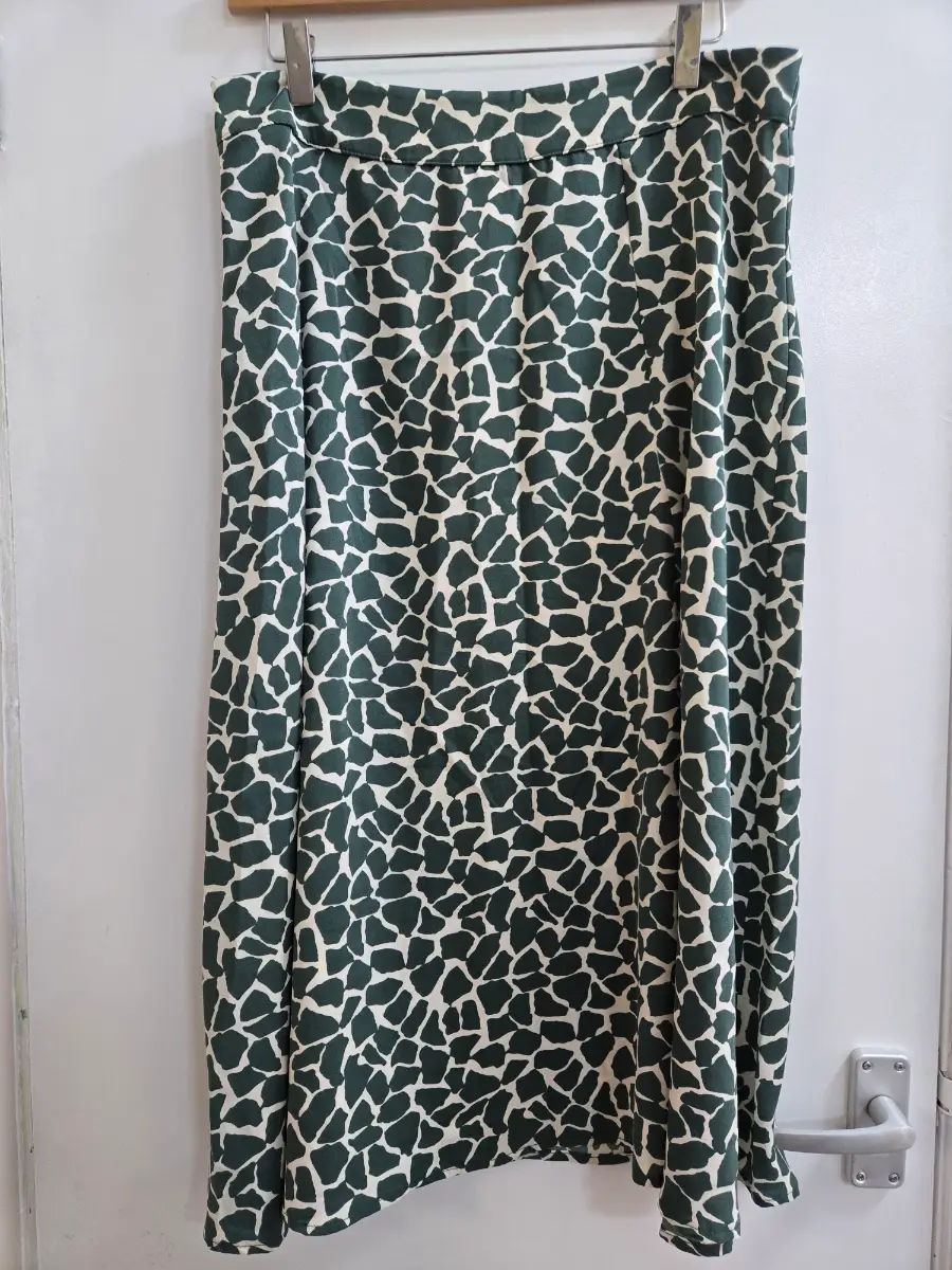Shein Quirky Forest Green Giraffe Print high waisted midi skirt with split - Size 14