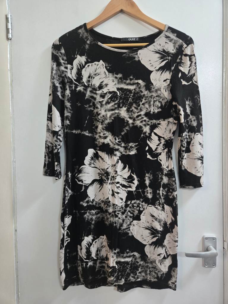 Quiz - Size 12 - alternative 90s style - Floral grunge - whimisgoth - bodycon dress
