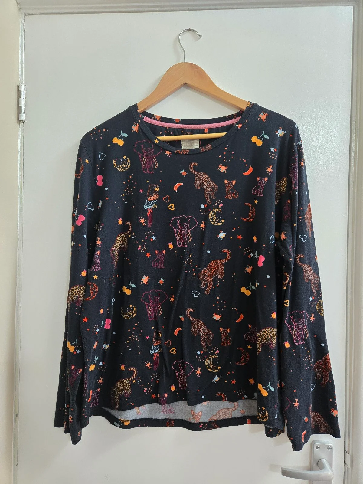 Chelsea Peers Long Sleeve Navy Twilight Safari Jungle Print Top - Size 18