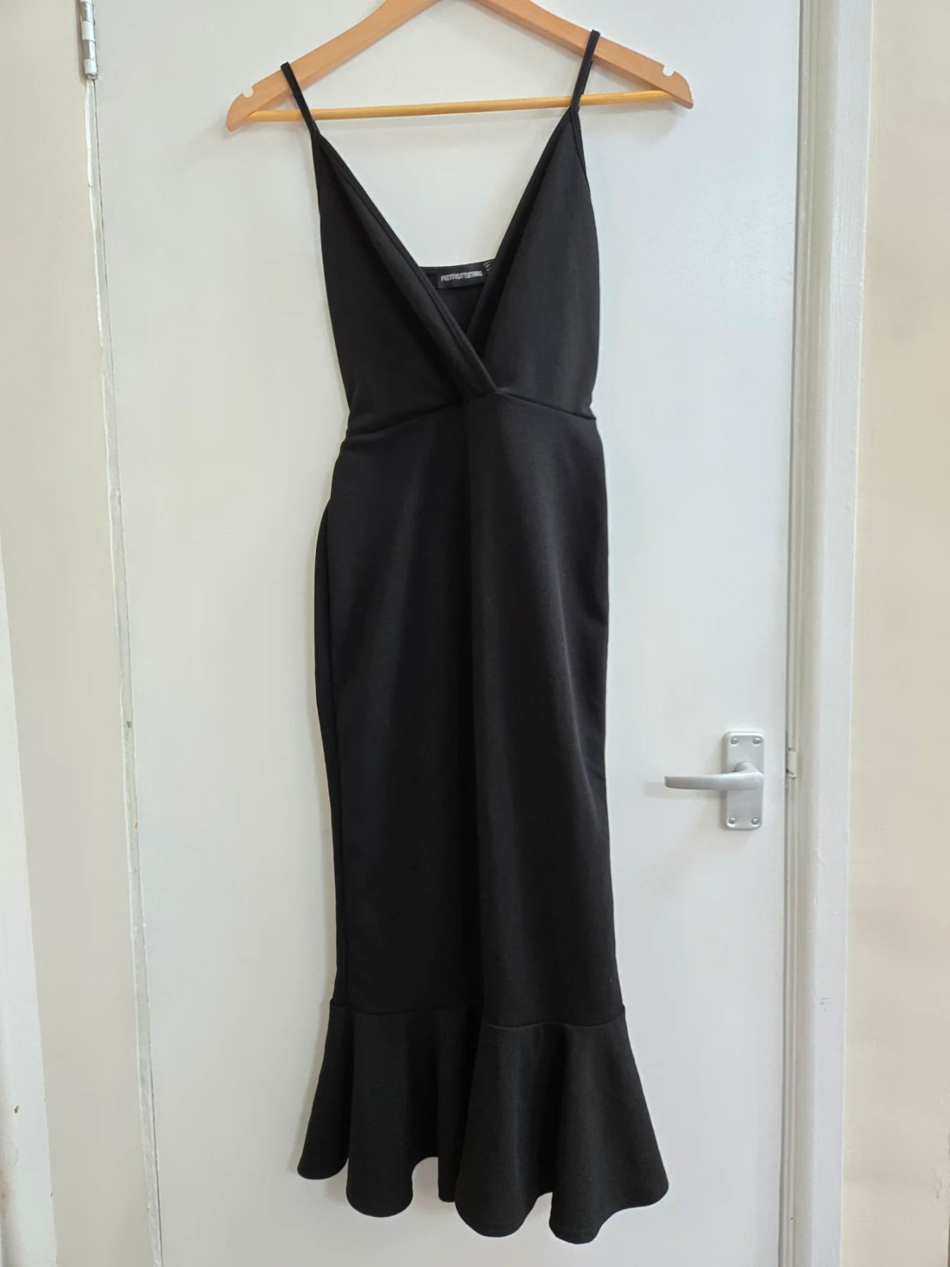 Pretty Little Thing Black Plunge Fishtail Midi Length Teens Dress - Size 4