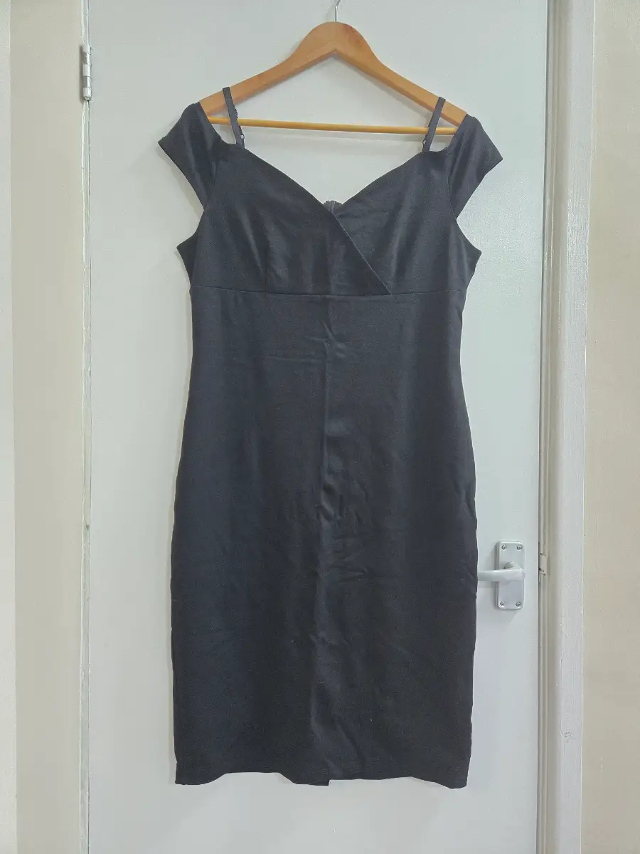 Homeyee vintage 1950s inspired black cold shoulder sweetheart neck little black dress - size 14