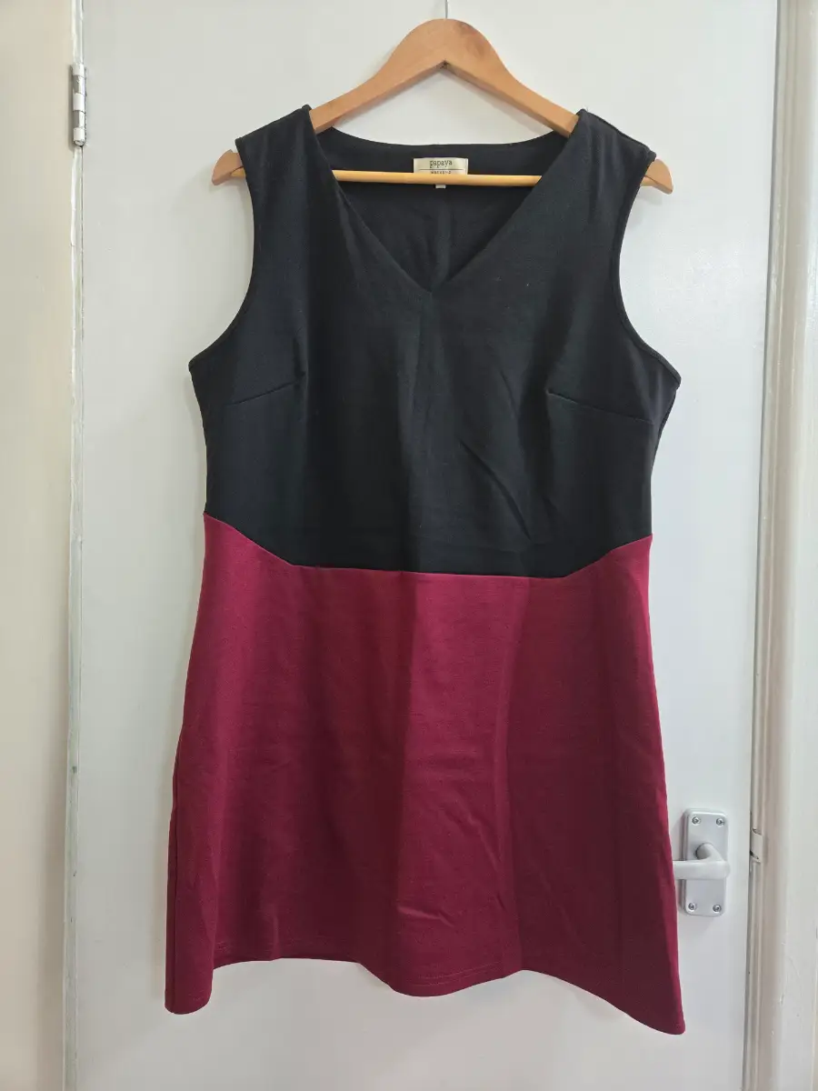 Papaya burgundy and black colourblock sleeveless 1960s style shift dress - size 14