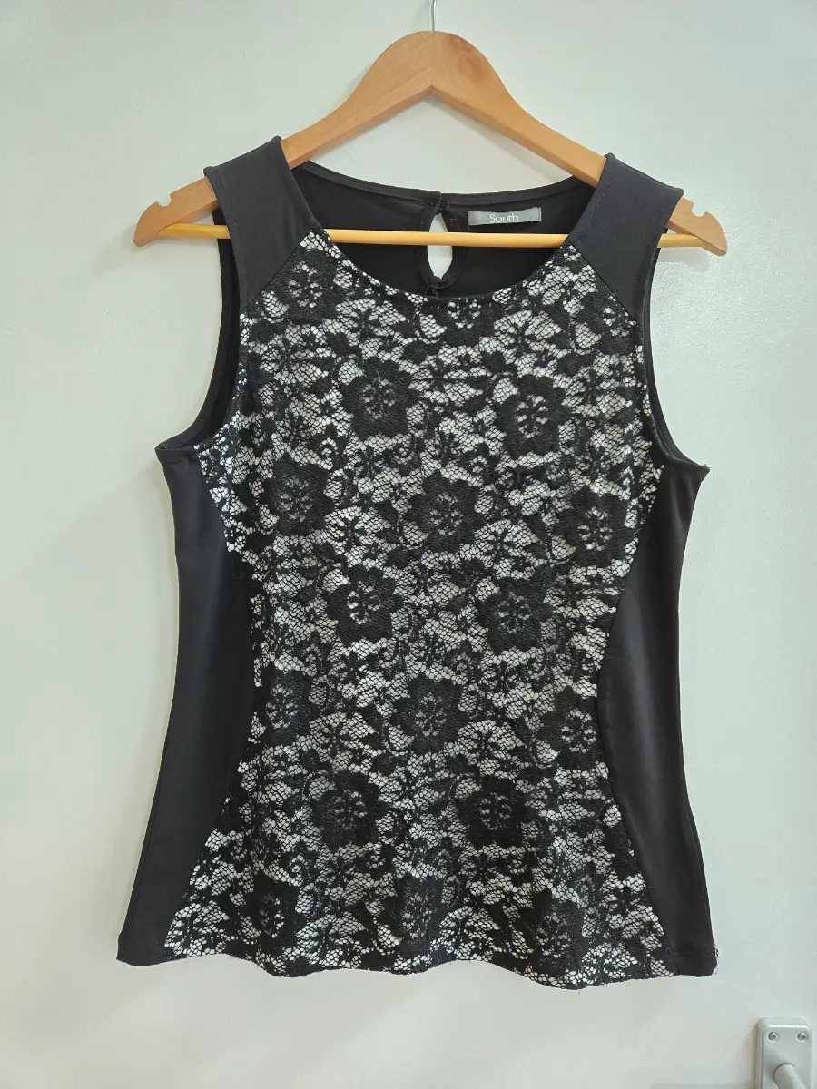 South Black Floral Lace Sleeveless Whimsigoth Ocassion Top - Size 14