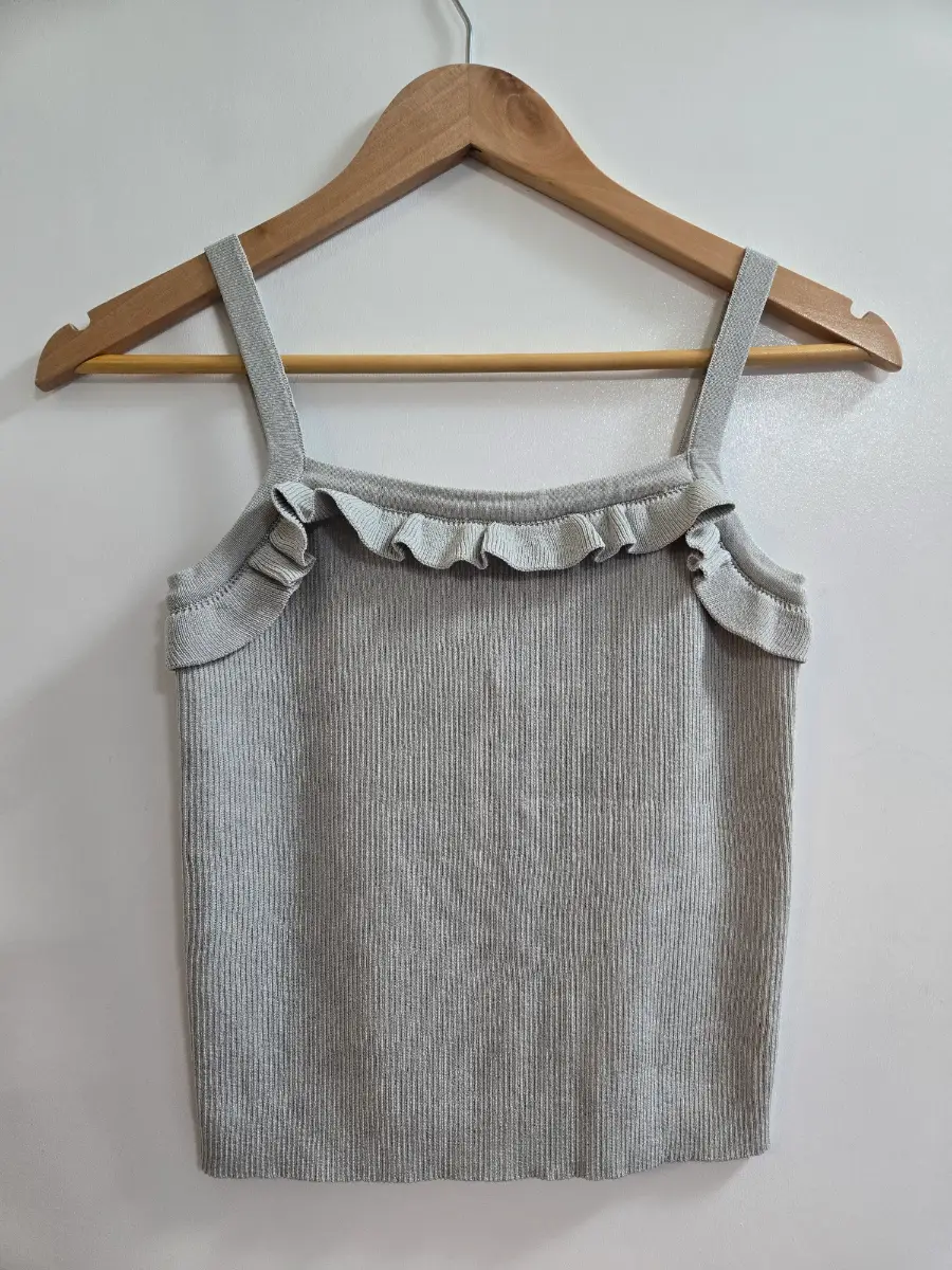 New look - Size 12 - Balletcore - Ribbed knit ruffle cropped cami