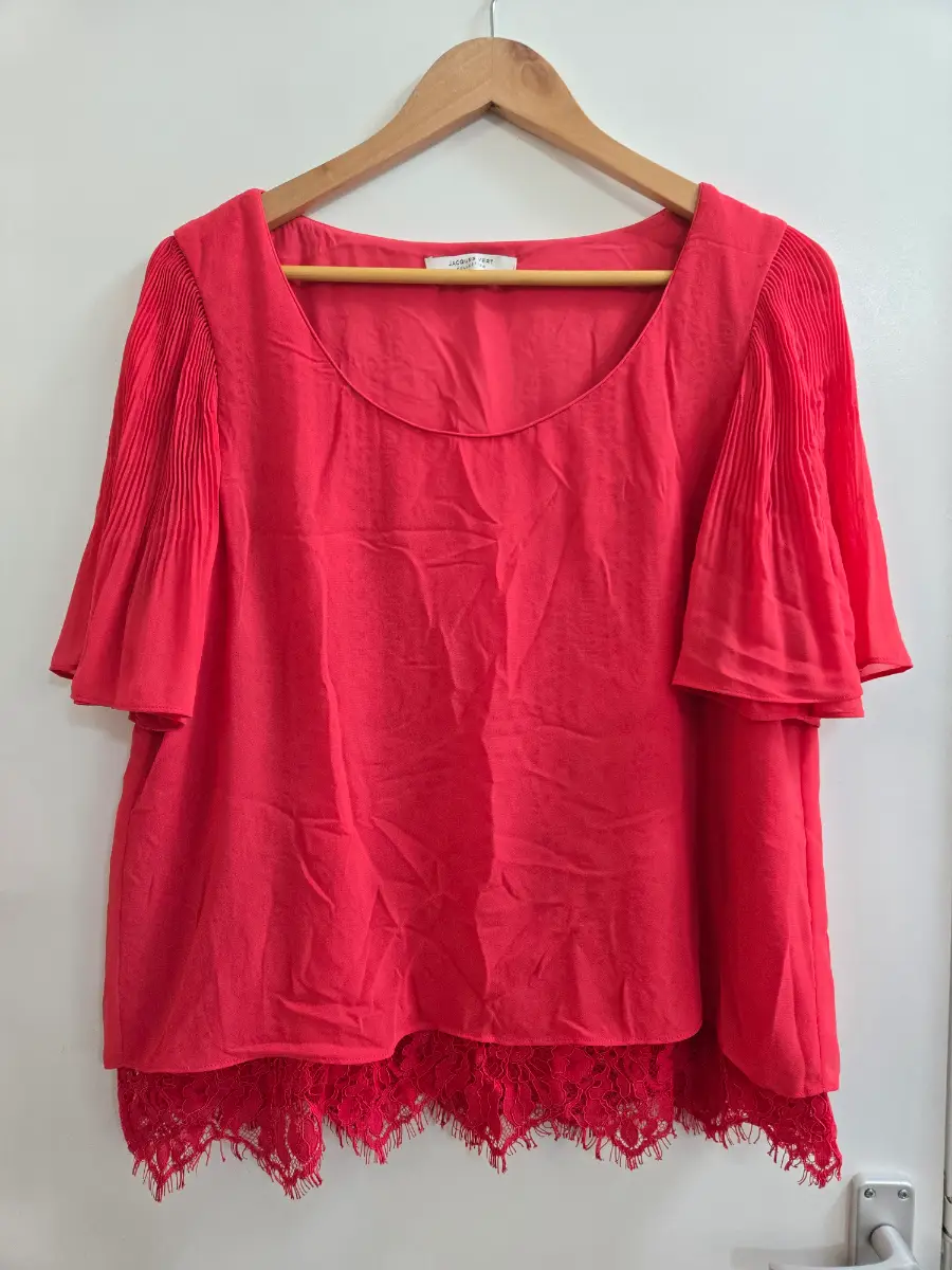 Jacques Vert Coral Red Plisse Sleeve Lace Back Ocassion Blouse - Size 14