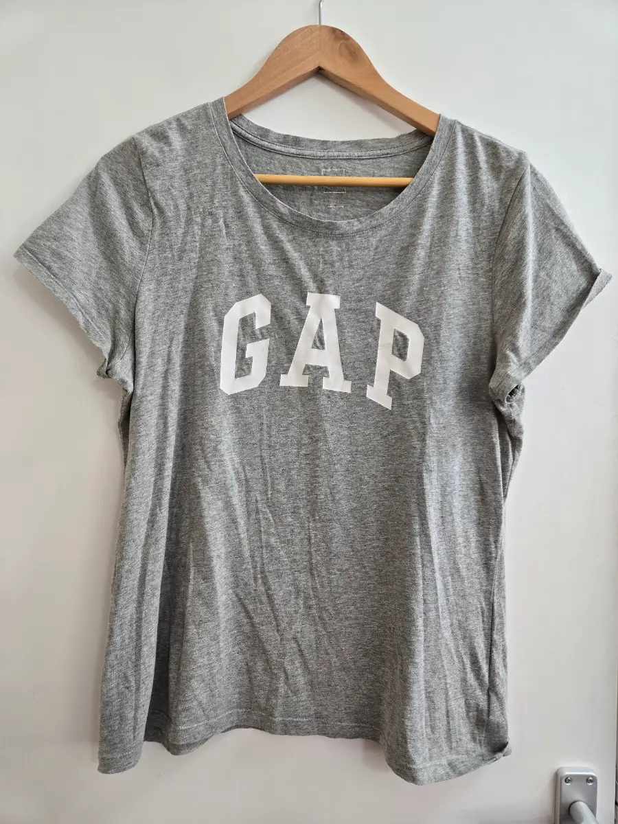 GAP Classic Arch logo Graphic print y2k Short sleeve tshirt - Size large 16