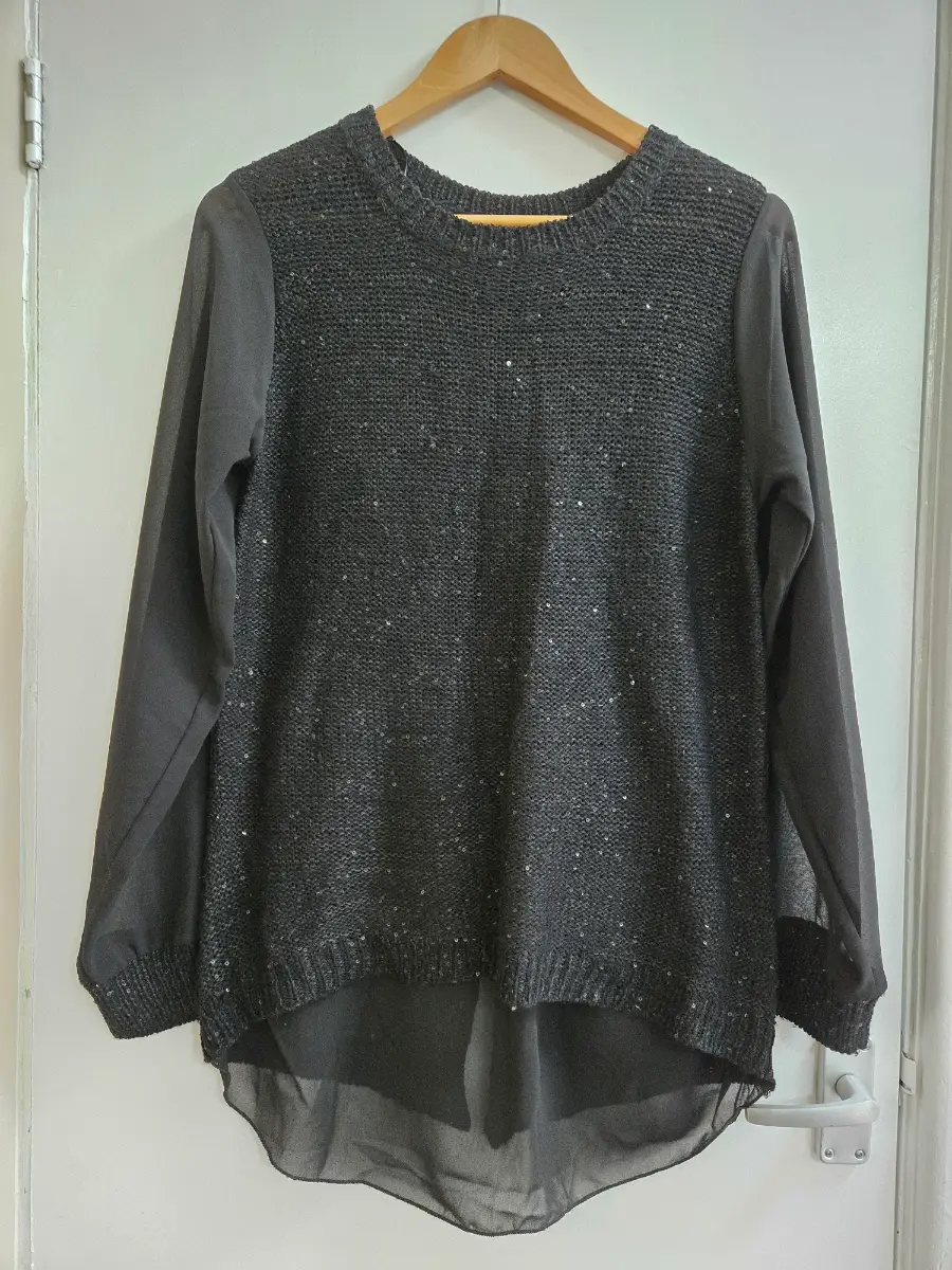 Quiz - Size 12 - Mixed media - Sequin knit - Sheer sleeves - 2 in 1 top