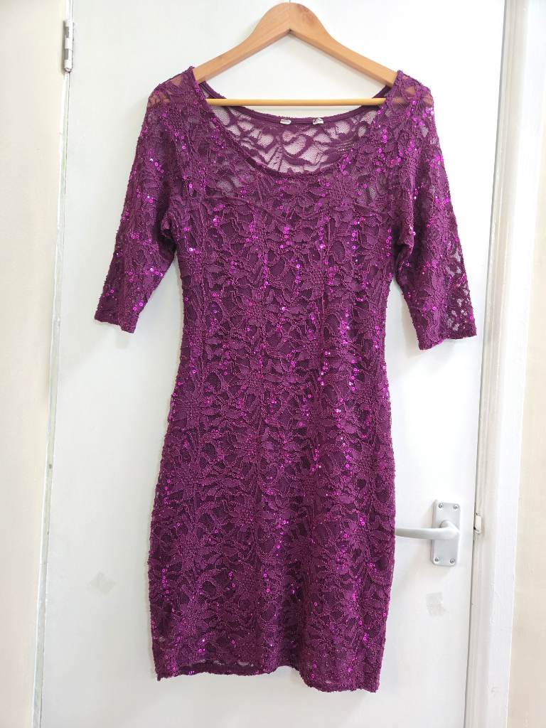 Peacocks - Size 10 - Sequin - floral lace overlay - cocktail evening dress