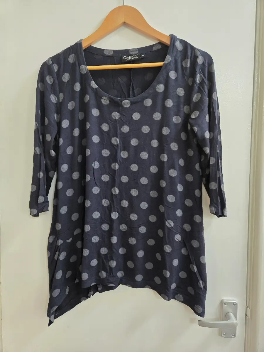 Capri London Polka Dot Asymmetrical Hankey Hem Lagenlook Tunic Top - Size 14