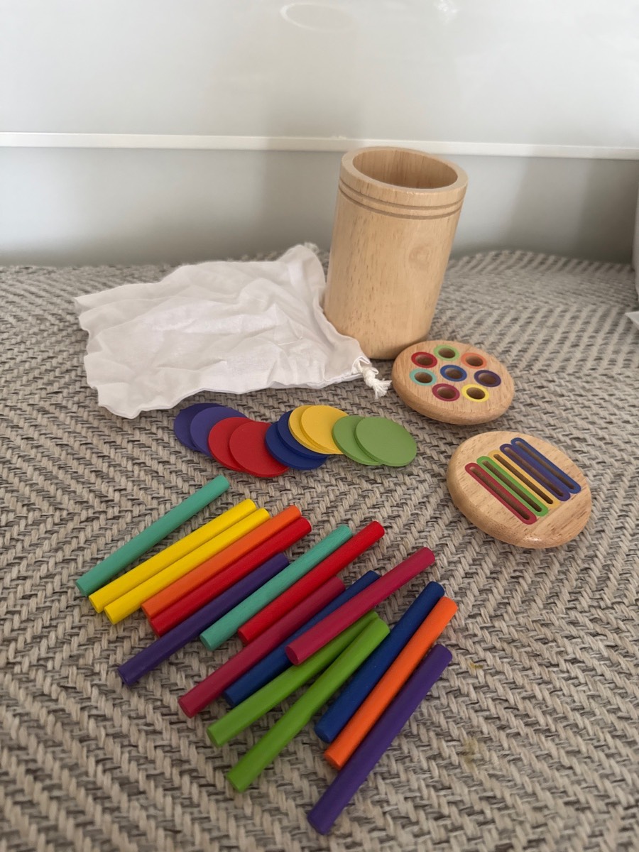 Matching colours wooden toy