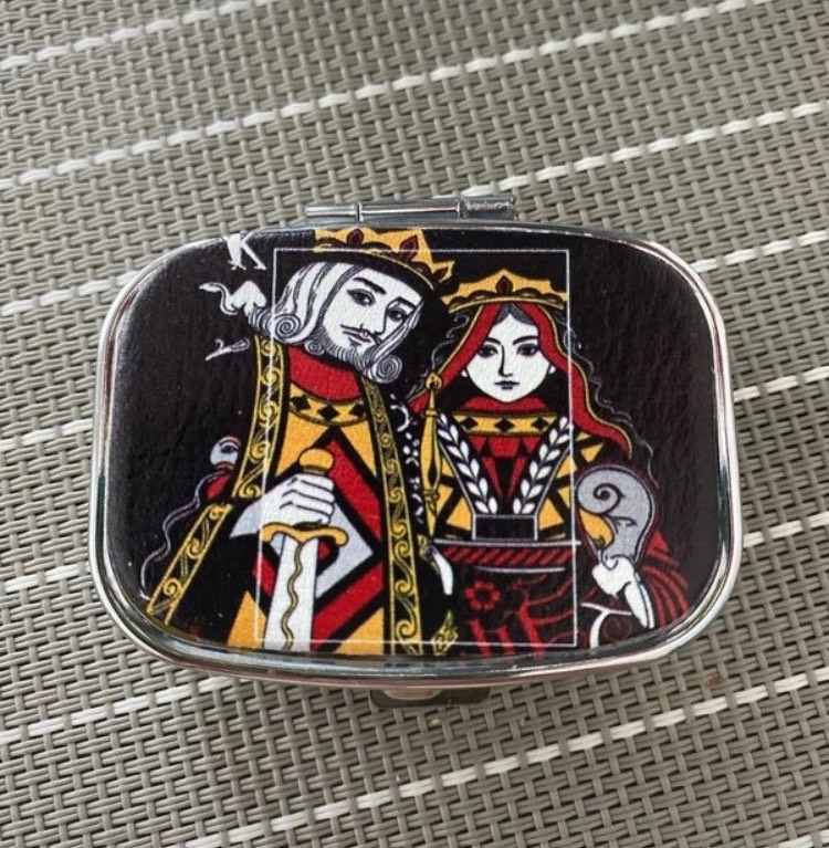 King and queen playing cards pill box