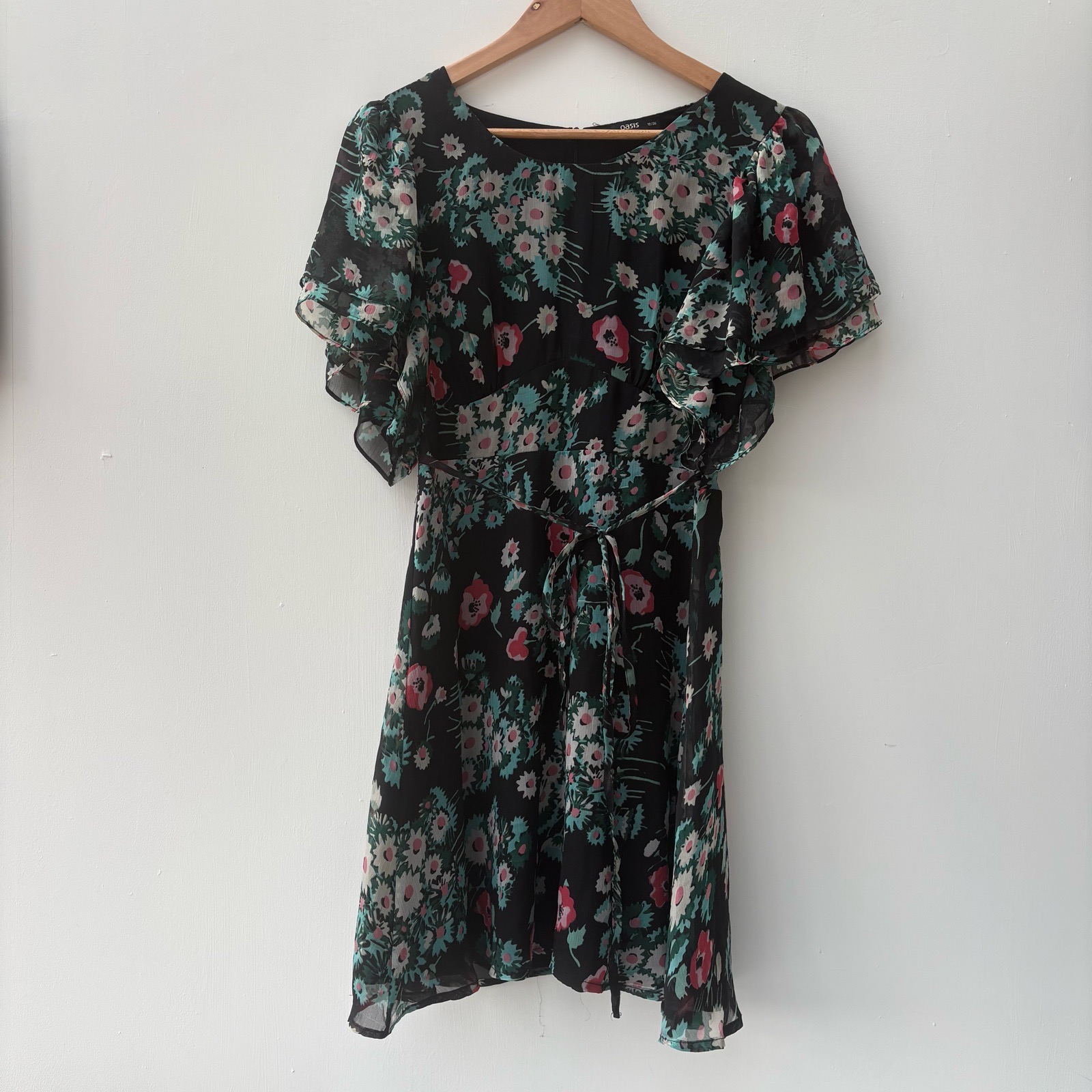 Oasis Size 10 Black and Green Floral Chiffon Mini Dress Flutter Sleeves & Waist Tie tea dress floaty