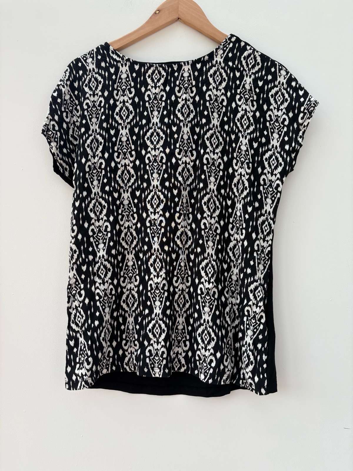Black & White Aztec Print Blouse UK 8 Short Sleeve Lightweight Top Summer Casual relaxed fit