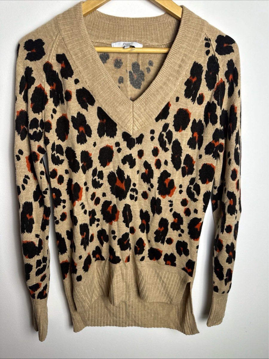 Next Leopard Print Jumper XS Beige Black V Neck Knit Pocket Soft Animal Print