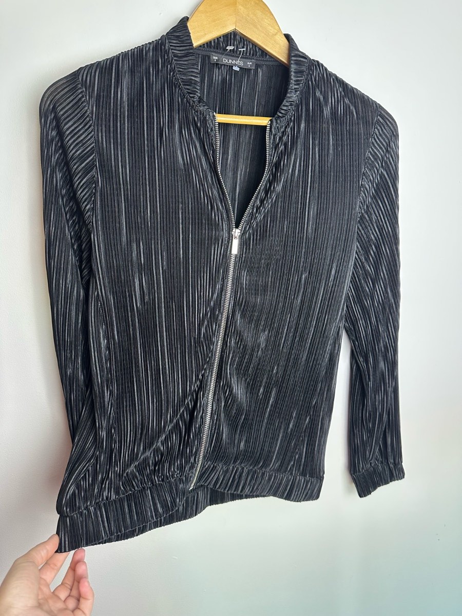 Dunnes Stores Black Pleated Zip Bomber Jacket Size S Lightweight Long Sleeve
