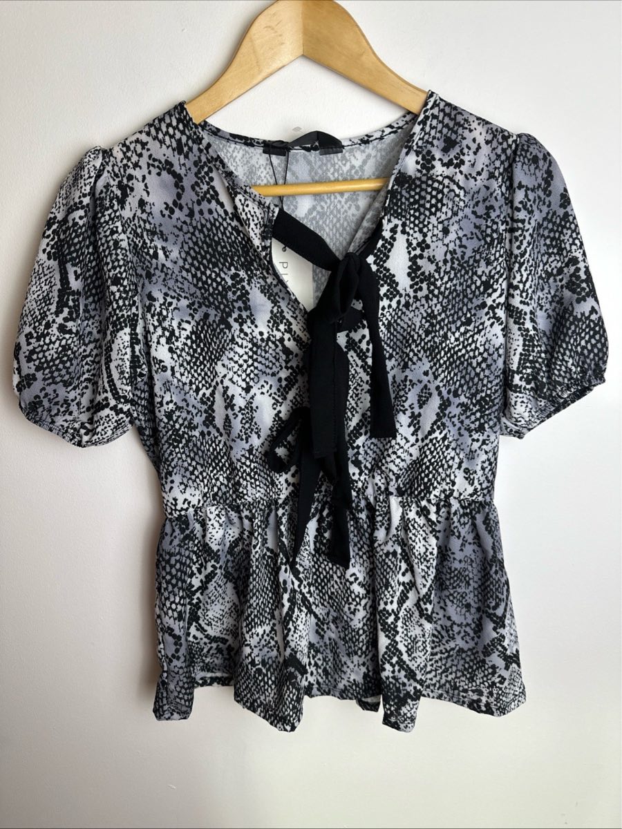 PixieGirl Snake Print Peplum Blouse UK 12 Grey Black Tie Neck Short Sleeve BNWT