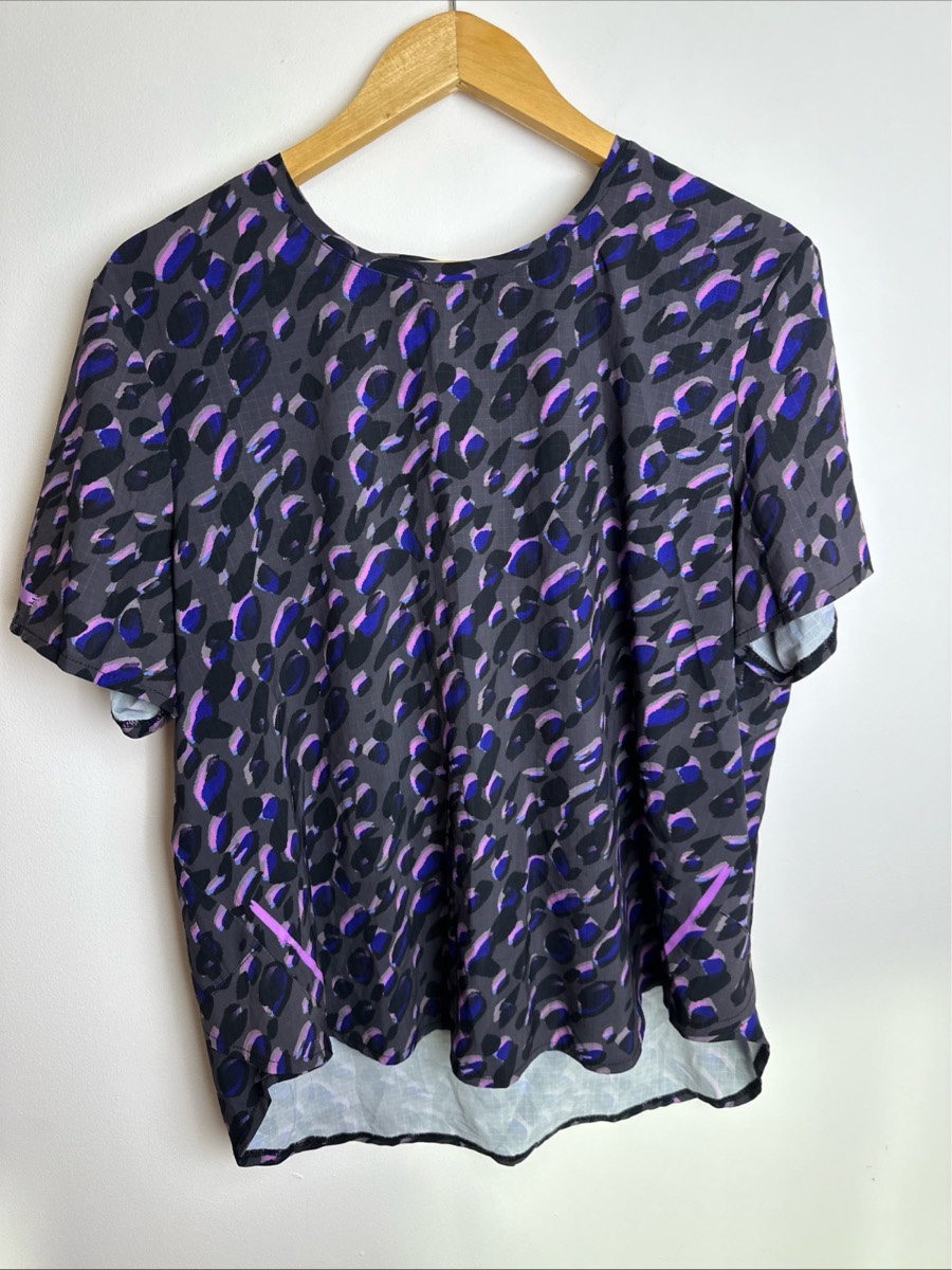 Helen Steele Dunnes Stores Leopard Print Top Size L Purple Grey Short Sleeve Casual Blouse