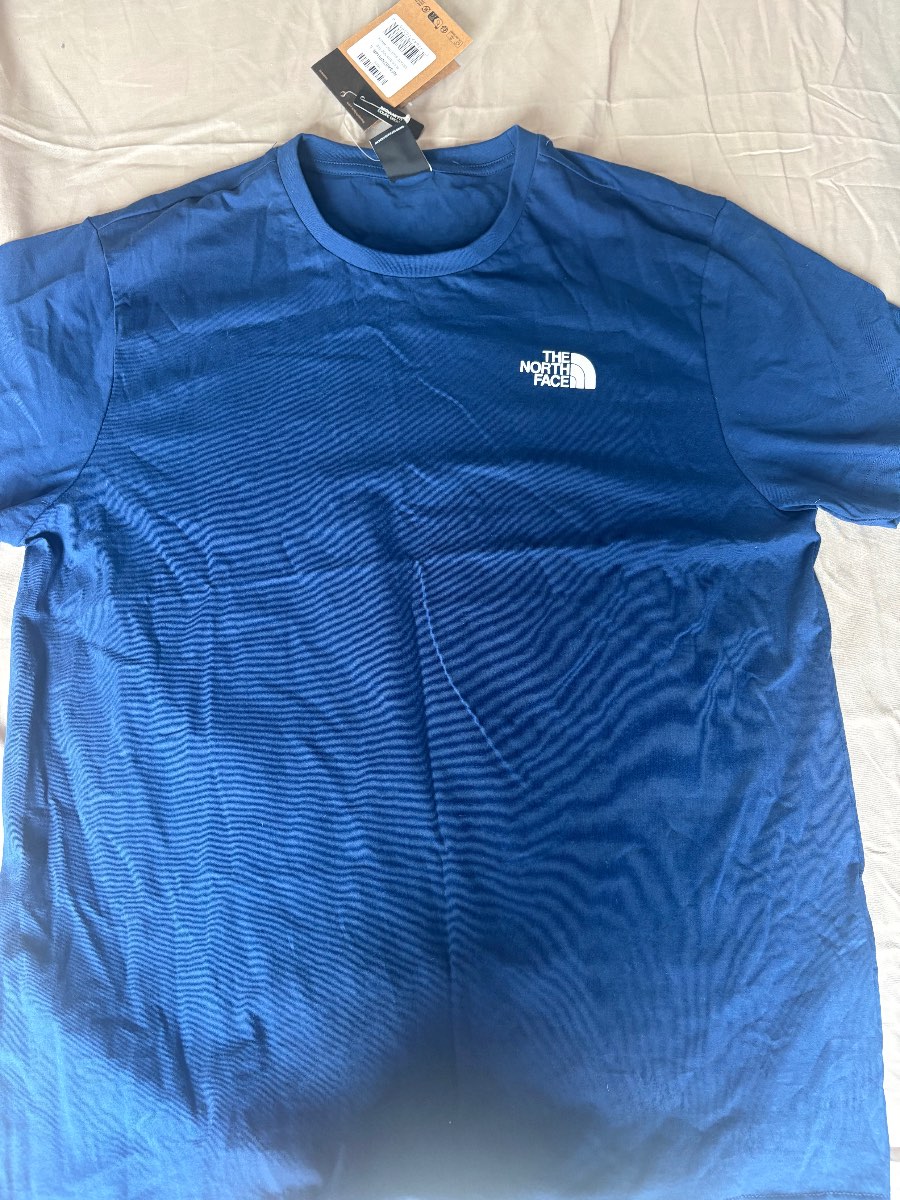 Men’s North face large T shirt