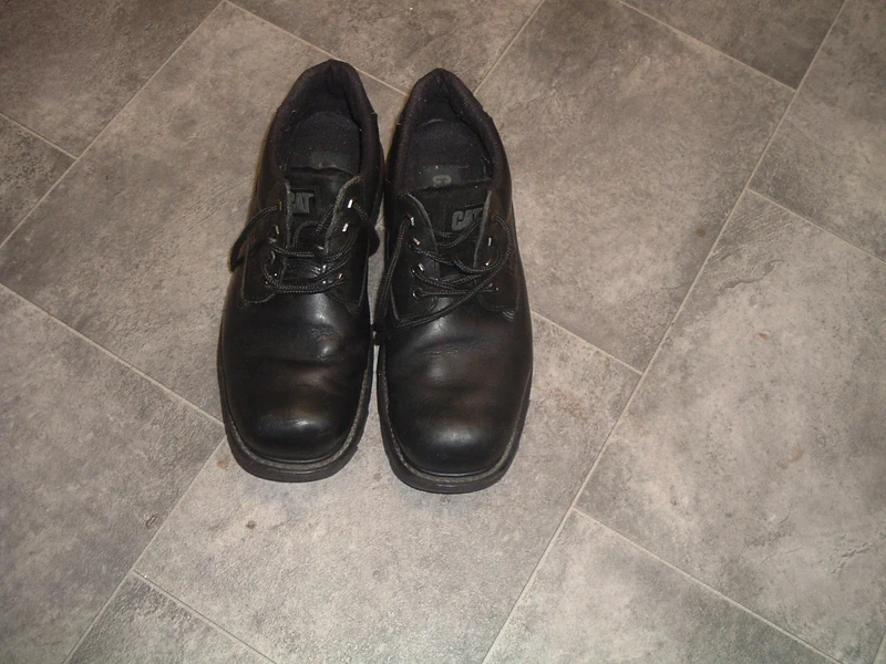 size 10 44 wide fit CAT mens black leather lace up heavy duty shoes