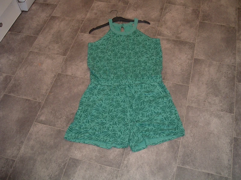 size 16 weird fish green pattern bamboo viscose cotton jersey shorts playsuit