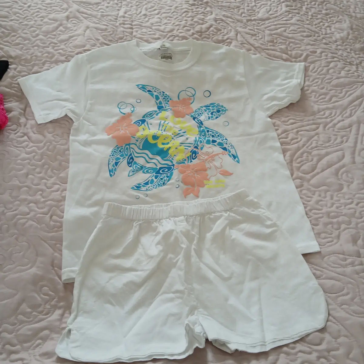 Girls White River Island Turtle Graphic T-Shirt & Lollidays Shorts Set Age 7-8 Summer