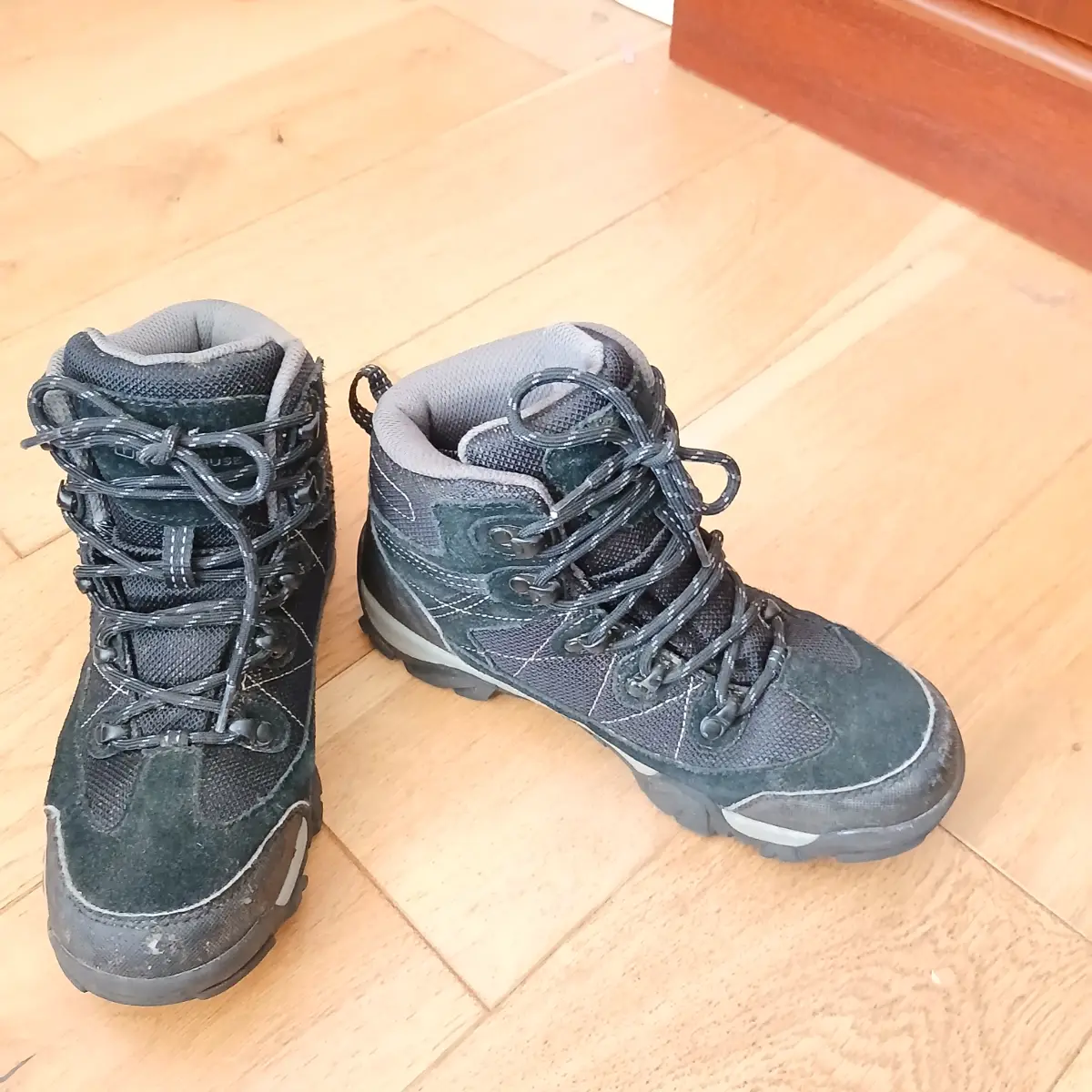 Mountain Warehouse Kids Isodry Hiking Boots Black/Grey UK Size 4