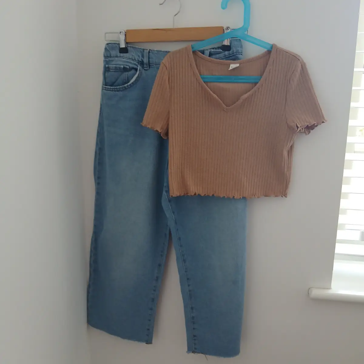 Girls age 11-12 bundle Shein crop top & denim co jeans