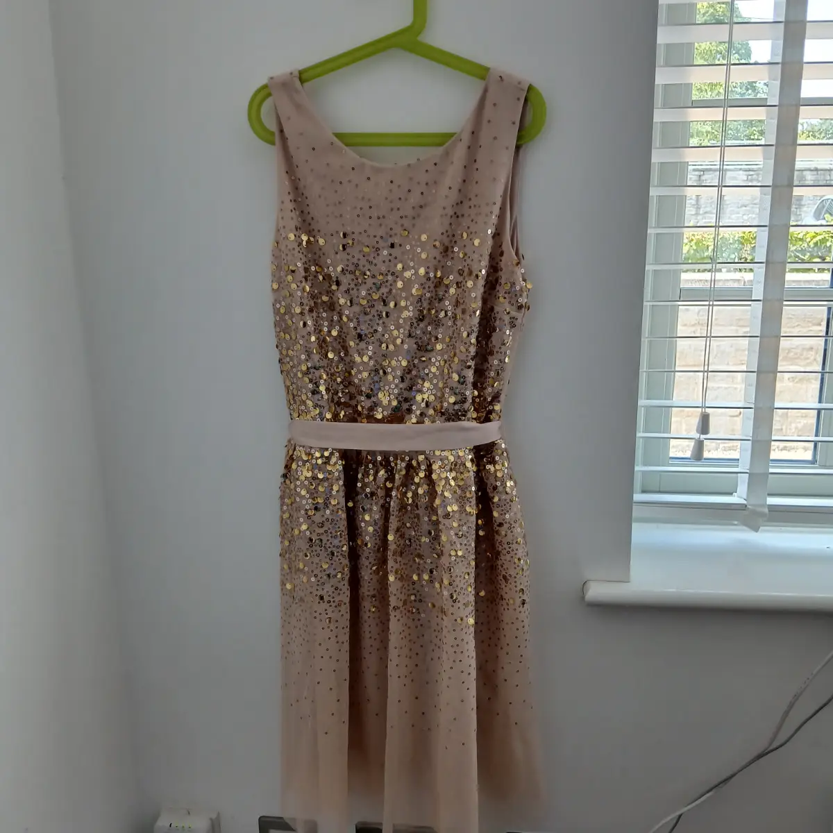 H&M Girls Beige Gold Sequin Party Dress Age 13-14 Weddings Special Occasions