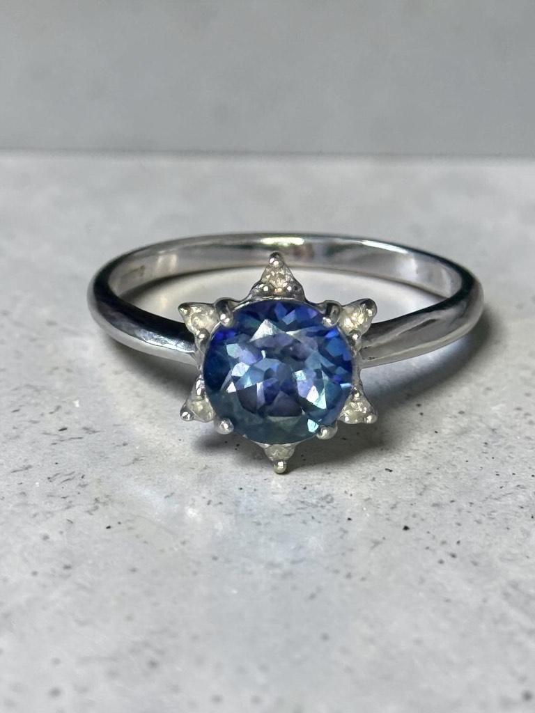 Gorgeous London Topaz & Diamond Star Design Ring White Gold 9k