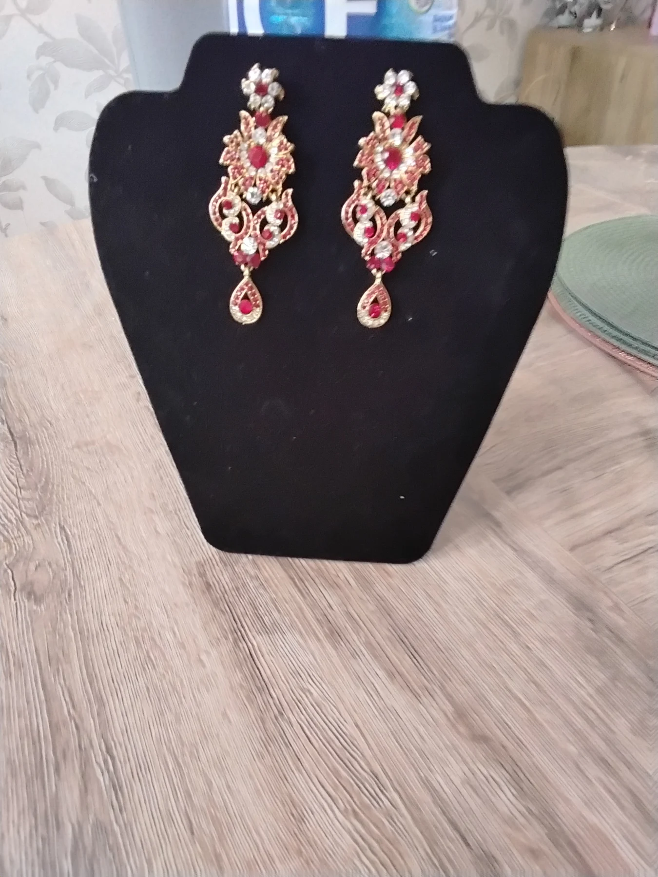 Drop rhinestone earrings