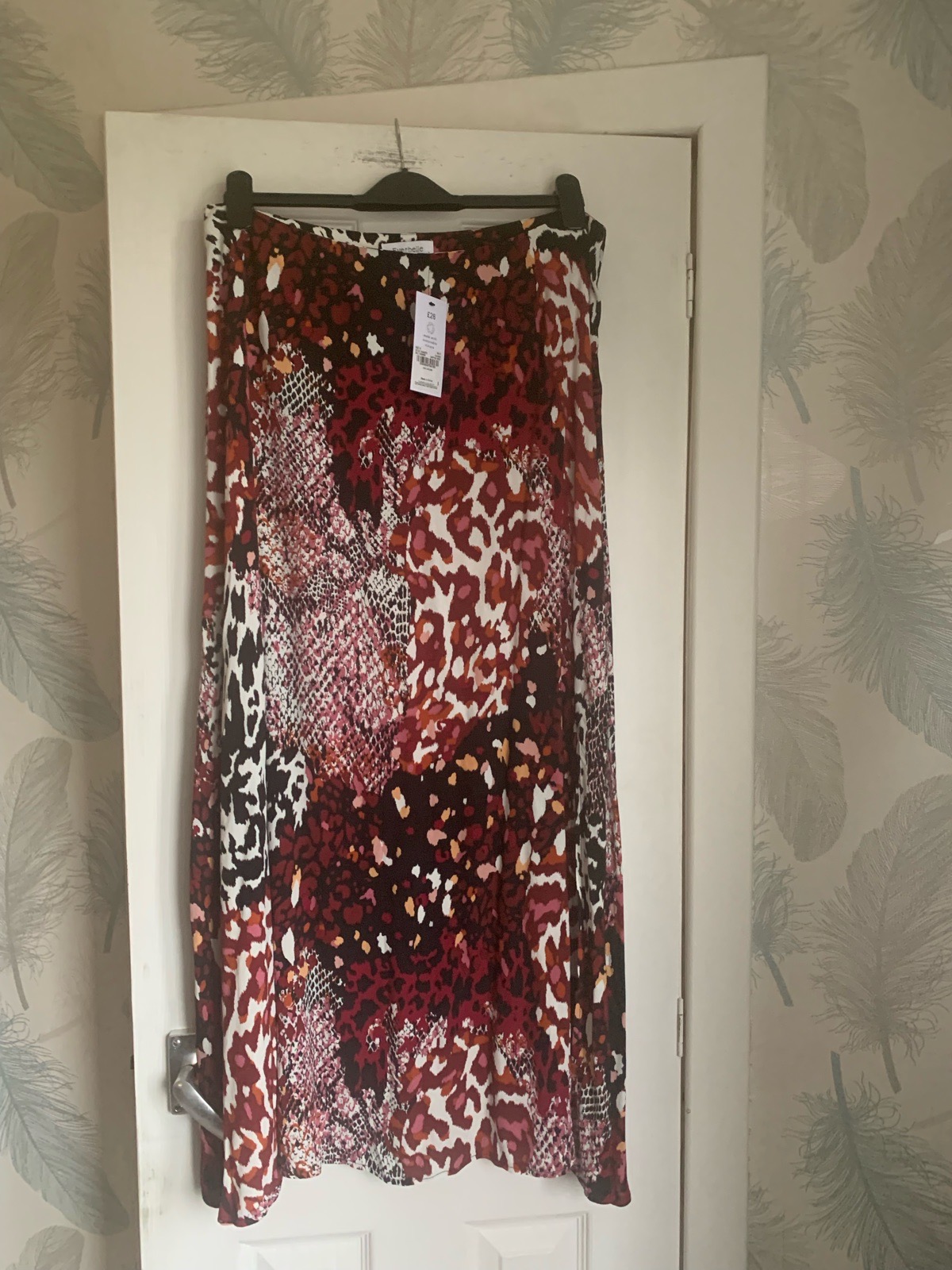 Everbelle patterned maxi skirt featuring a bold mixed animal print NWT uk 16