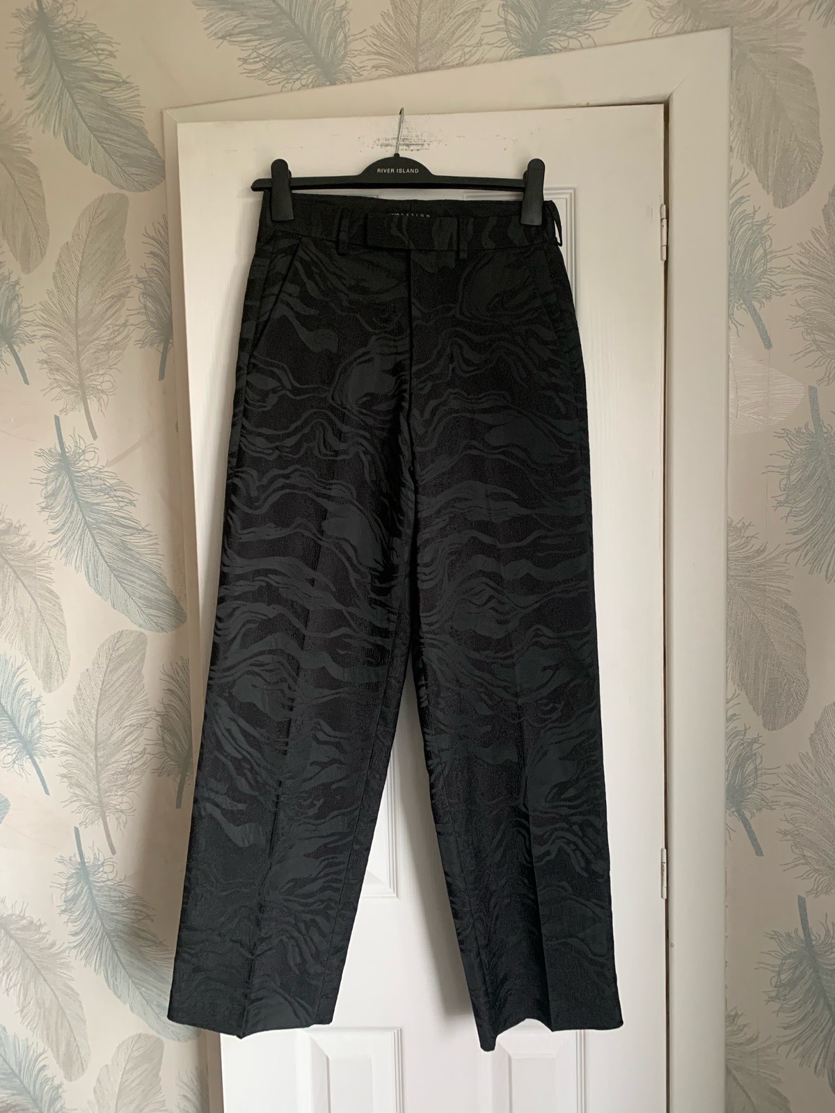ASOS design black jacquard wavy/zebra-textured tailored trousers.waist 28” leg 30” uk 10