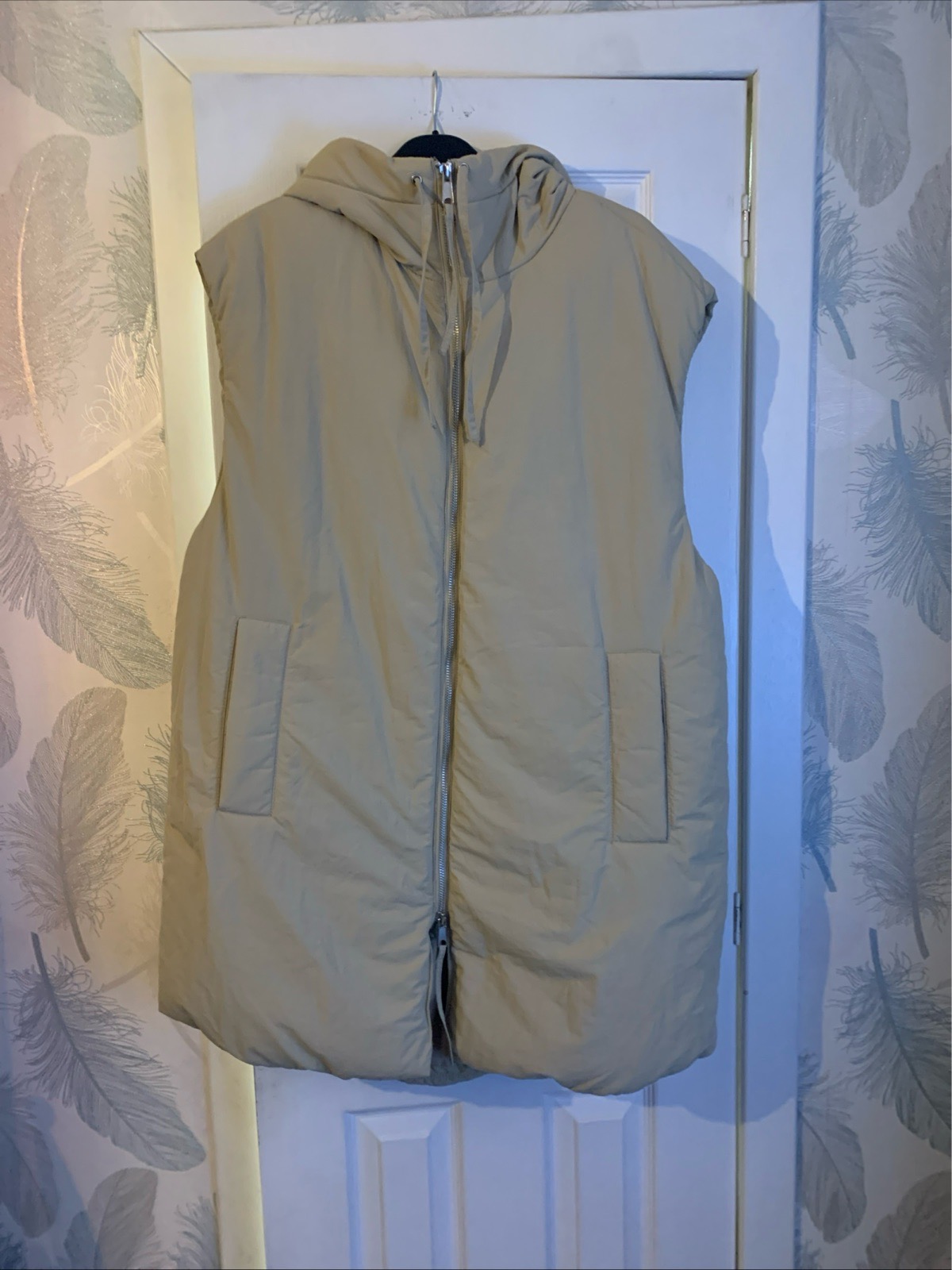 Beige H&M long thick padded gilet/body warmer size L 16-18