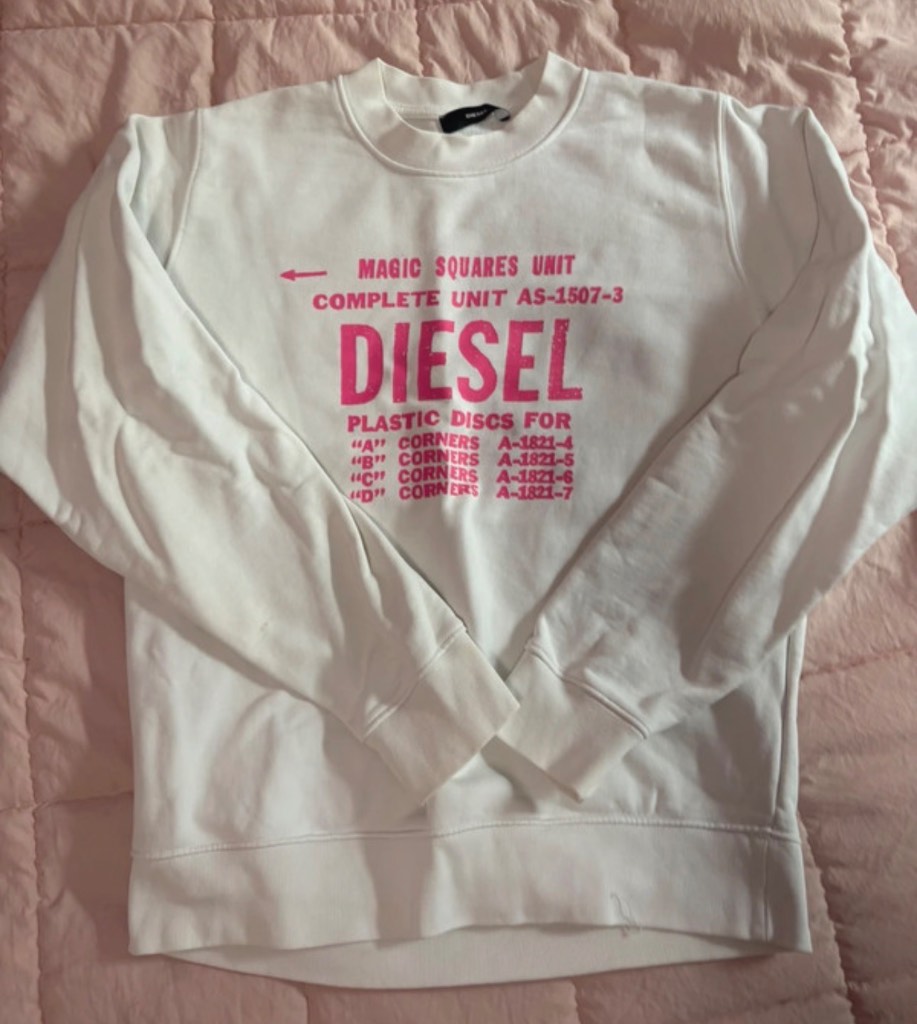 White diesel sweater with pink detail