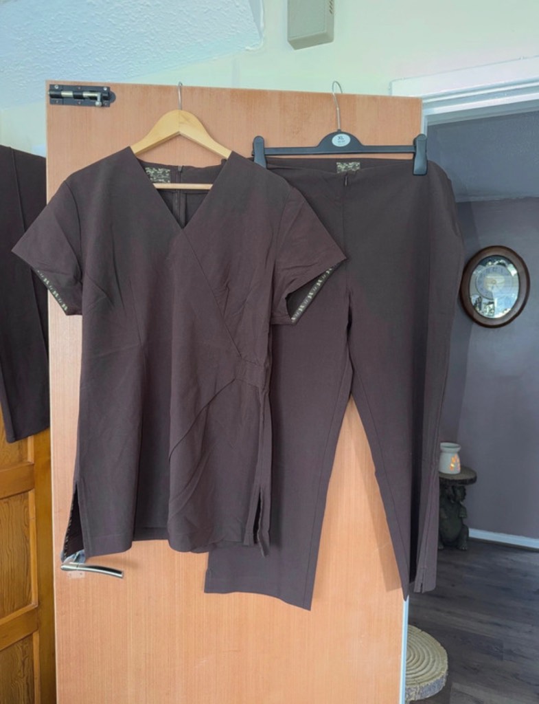 Ladies Size 18 Capri Cropped Trousers Tunic Set Chocolate Brown
