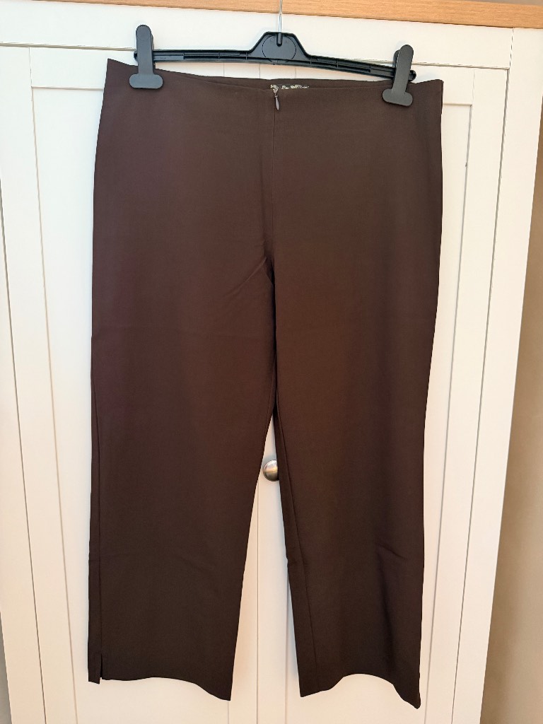 Ladies Size 12 Capri Cropped Brown Trousers