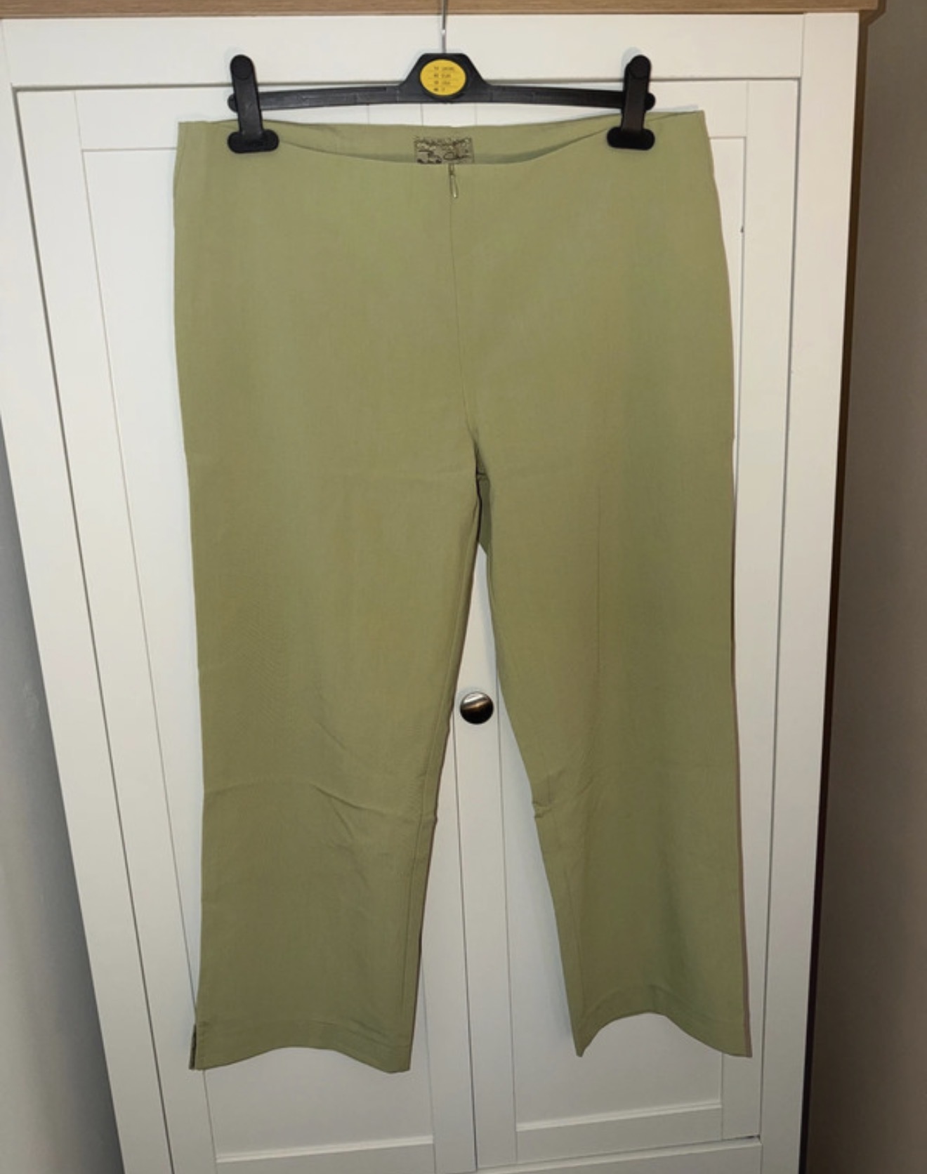 Ladies Size 14 Capri Crop Sage Green Summer Trousers Brand New