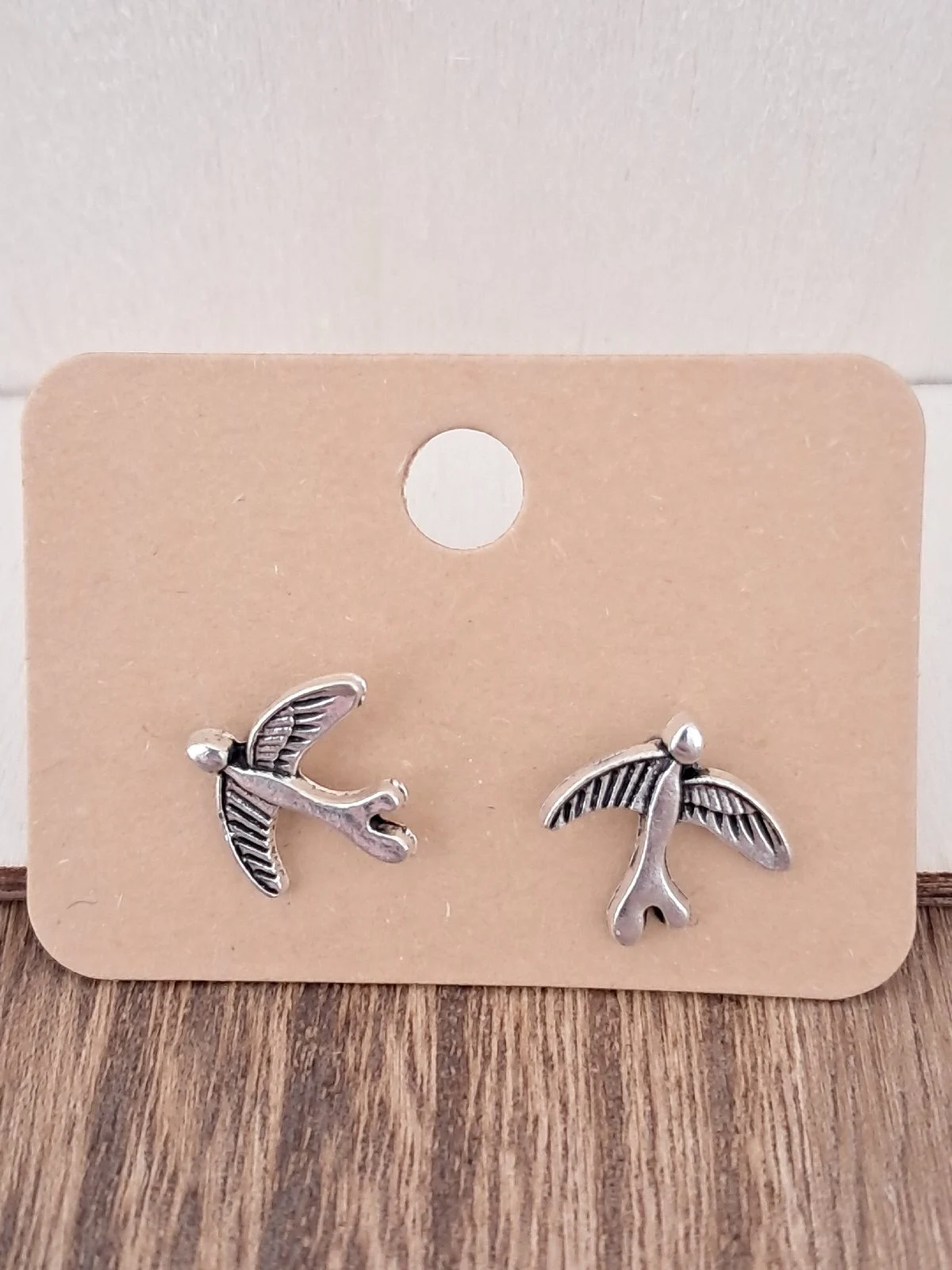 Silver fish studs
