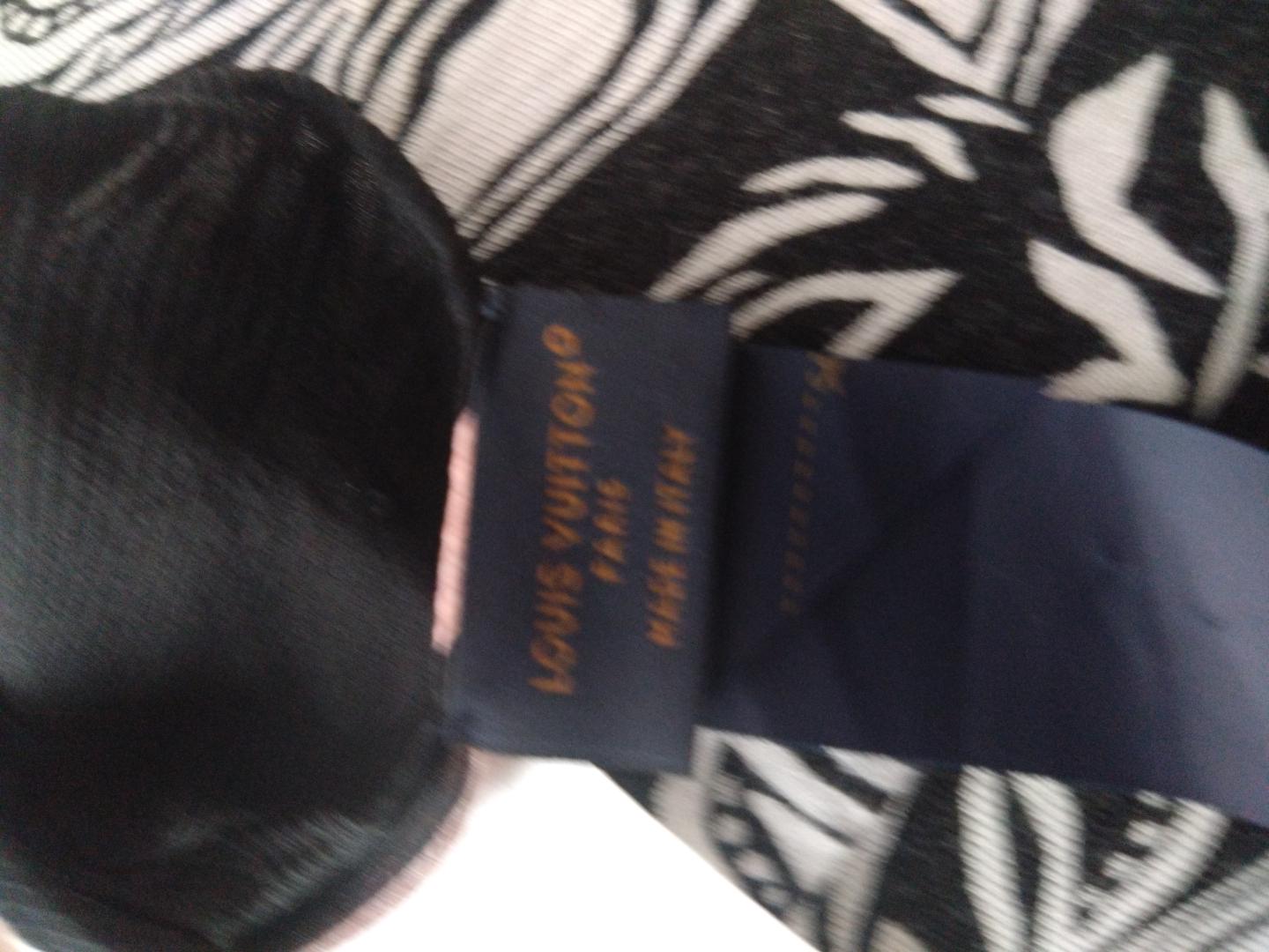 Louis Vuitton scarf